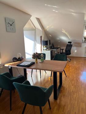 Foto - Helle 2,5 Zimmer DG-Wohnung mit Balkon und EBK