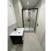 Zentrale 2-Zimmer-Wohnung mit neuem Bad und ruhigem Balkon - Düsseldorf Oberbilk Zentrale 2-Zimmer-Wohnung mit neuem Bad und ruhigem Balkon - Düsseldorf Oberbilk