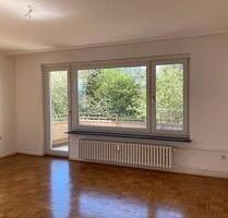 Geräumige, gepflegte 4 Zimmer-Wohnung mit Balkon in ruhiger guter Stadtrandlage - Kassel Fasanenhof
