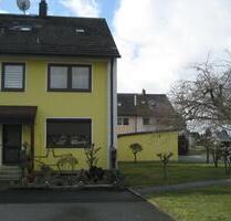 Reiheneckhaus mit Garten und Garage in ruhiger, gepflegter Lage - Selb