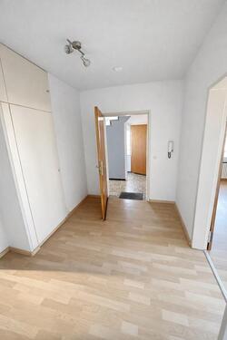 Foto - 2 - 3 ZKB Wohnung mit Terrasse, Garten und Garage in Elversberg