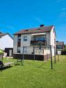 Foto - Zweifamilienhaus mit zwei Wohneinheiten und Garten