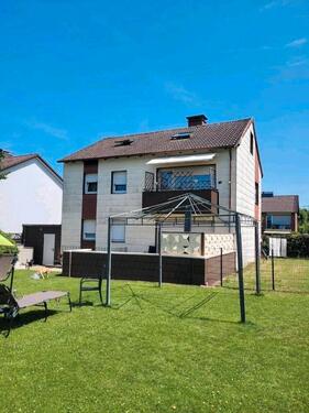 Foto - Zweifamilienhaus mit zwei Wohneinheiten und Garten