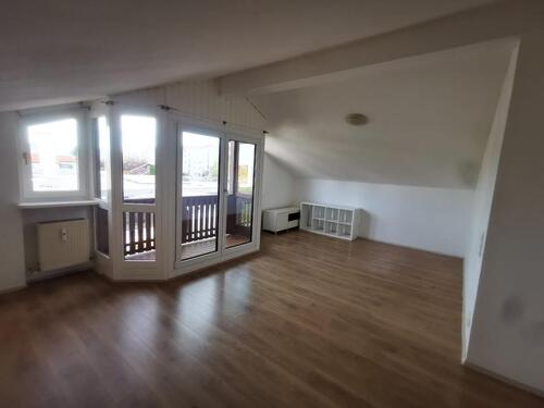 Foto - Großzügige 3-Zimmer-Wohnung mit Loggia zu vermieten