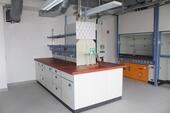 Foto - verschiedene Laborräume im ChemiePark Bitterfeld-Wolfen Areal A