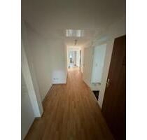 3 Zimmer DG wohnung - 650,00 EUR Kaltmiete, in Ochsenfurt (PLZ: 97199)