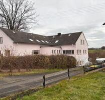 Mehrfamilienhaus mit Seminarbereich und großem Garten - Flammersfeld