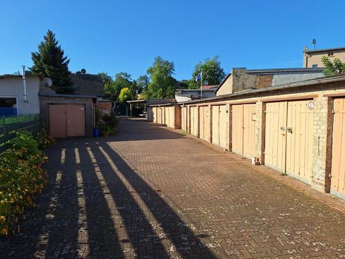 Foto - Garage mit Strom - 120,00 EUR Miete,