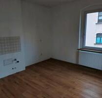 Wohnung 5 Zimmer Küche Bad - 750,00 EUR Kaltmiete, in Niederwürschnitz (PLZ: 09399)