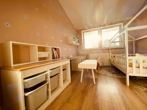 Foto - Helle 3-Zimmer-Dachgeschosswohnung mit Einbauküche