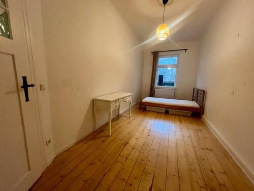 Foto - Ruhiges Zimmer zur Zwischenmiete in Altbau
