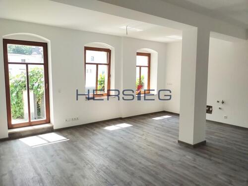 Foto - MIT TERRASSE UND STELLPLATZ ...