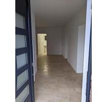 Helle, freundliche EG-Wohnung mit Wintergarten und Terrasse - Amelinghausen