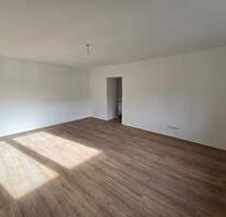 Frisch sanierte 2 ZKB Erdgeschosswohnung (66m², Erstbezug) - Nonnweiler