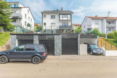 Foto - Mehrfamilienhaus mit 5 Wohneinheiten und Garagen in Backnang