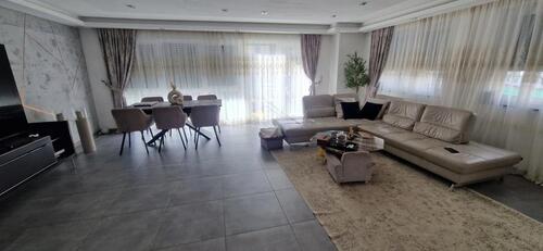 Foto - Traum 4 Zimmer Souterrainwohnung mit Garten und Stellplätze