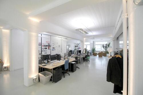 Foto - Arbeitsplätze in schönem atmosphärischen Loftbüro - All-in-Miete