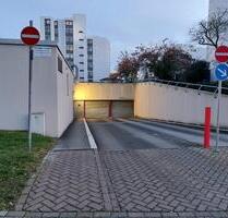 Tiefgaragenstellplatz in Köln-Pesch in gepflegter Anlage