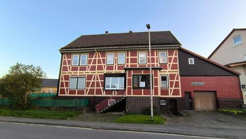 Foto - Zweifamilienhaus in Schwiegershausen: Viel Platz für Ihre Pläne