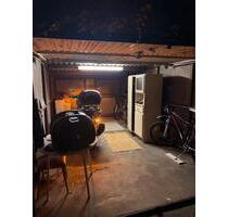 Biete Platz in meiner Garage zum Überwintern eines Motorrads an - Henstedt-Ulzburg