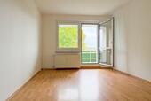 Foto - Hoch Hinaus mit Balkon! - 220,00 EUR Kaltmiete,