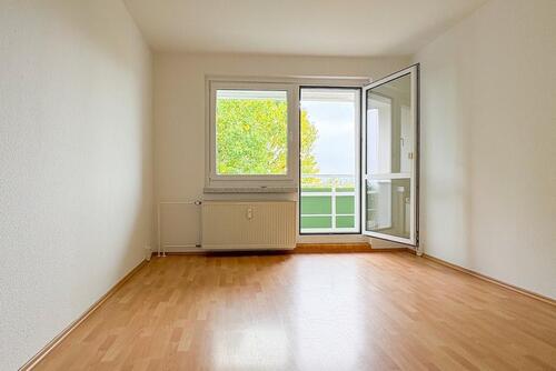Foto - Hoch Hinaus mit Balkon! - 220,00 EUR Kaltmiete,