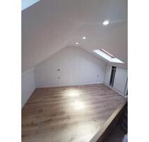 Vermietung: 1-Zimmer-Appartement im Dachgeschoss - Mannheim Hochstätt