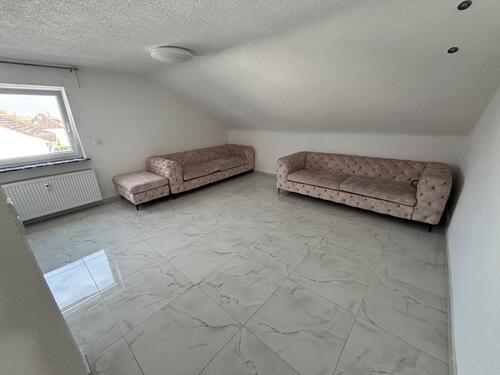 Foto - 4 Zimmer Dachgeschosswohnung - 1.300,00&nbsp;EUR Kaltmiete, ca.&nbsp; 75,00&nbsp;m&sup2;