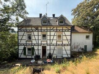 Foto - Fachwerkhaus in 42555 Velbert - 120.000,00&nbsp;EUR Kaufpreis, ca.&nbsp; 200,00&nbsp;m&sup2;