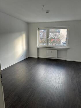 Foto - Kernsanierte schicke 2-Zimmer Wohnung mit EinbaukückeBalkon