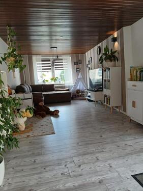 Foto - Gemütliche 4-Zimmer-Altbauwohnung mit großer Terrasse in Erolzhei