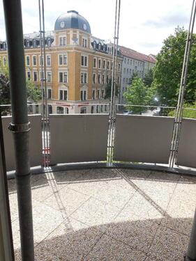 Foto - +++ Sehr schöne 2-Zimmer-Wohnung mit großem Balkon in zentraler Lage +++