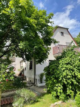 Foto - Freistehendes Haus mit großem Grundstück und viel Potenzial