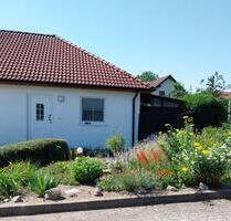 Charmanter Bungalow mit 3 Zimmern und 600 m² Grundstück - Rosenow