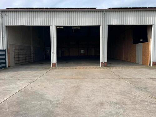 Foto - Hallenflächen (nur noch) 2 Tore frei !!!