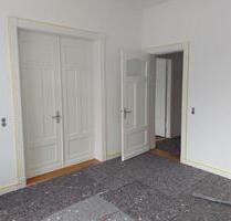 Freundliche und moderne 4-Zimmer-Altbauwohnung in zentraler Lage - Husum