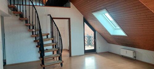 Foto - Attraktive 2-Zi.-Maisonette-DG-WG m. großer Galerie in BRA-Hausen