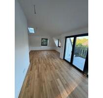 Tolle Dachgeschosswohnung mit hochwertiger Ausstattung - Berlin Steglitz-Zehlendorf