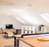 Hochwertig möblierte Wohnung mit Blick über Randersacker