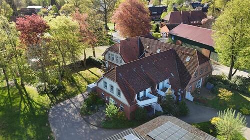 Foto - 4 ZIMMER WOHNUNG - Leben wie in einem Haus - Erstbezug nach Sanierung Willkommen in Ihrer neuen Traumwohnung! Diese charmante 4-Zimmer-Wohnung befindet sich in einem gepflegten...