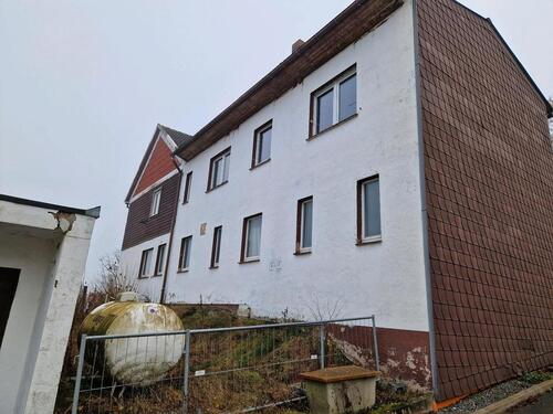 Foto - Investitionsobjekt - sanierungsbed. Haus, 3 WE+120 qm Gewerbefl.