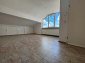 Foto - Bezugsfreie Dachgeschosswohnung mit Loggia und Stellplatz