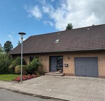 Ohne Makler- Einfamilienhaus mit Garage in Augustfehn - Apen