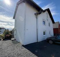 Großzügige 4-Zimmer-Wohnung mit kleinem Garten und Terrasse - zum Selbergestalten - Asbach