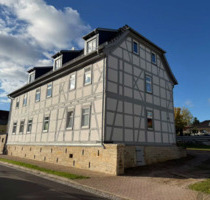 Exklusive Erdgeschosswohnung im liebevoll sanierten Einzeldenkmal – mit Terrasse und großem Garten - Hörselberg-Hainich