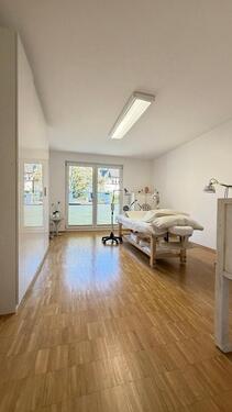 Foto - Praxis-Untermiete anzubieten 2 Zi à 20 qm mit Balkonen, Küche, WC