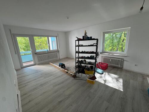 Foto - Neu renovierte 4 Zimmer Wohnung, 2 Balkonen, Garage, Abstellraum