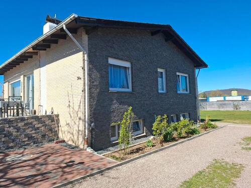 Foto - Ein Bungalow in Stadtoldendorf - 255.000,00&nbsp;EUR Kaufpreis, ca.&nbsp; 98,00&nbsp;m&sup2;