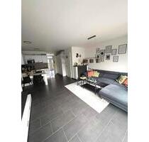 Separater Eingang: Moderne Reihenmittelwohnung mit Terrasse, kl. Garten! 3 ZKB, WC, HWR! Niedrigenergiestandard! - Löningen