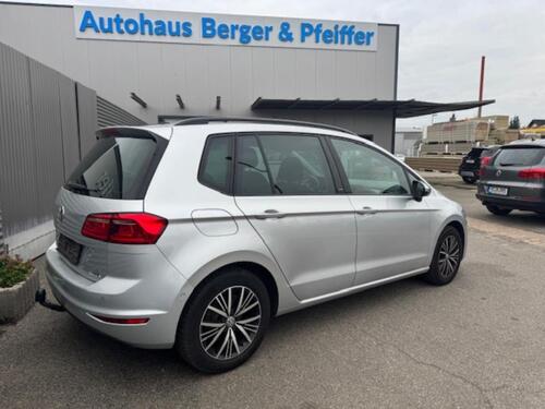 Foto - Gewerbegrundstück mit Büro, Waschhalle, zwei Werkstatt-Garagen